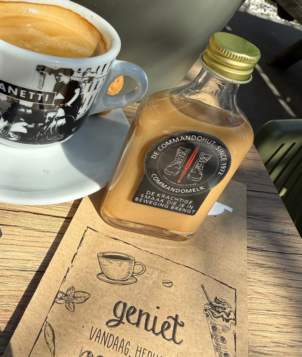 commandohut's tweet image. 👌Commandohut, het kan allemaal:
🦵 Massage
🦶 Blaren verzorgen
💚 Patch scoren
🍔 Hamburgertje
❣️Commandomelk
Maar ook koffie, thee, soep, fruit, broodje worst. En dat alles voor een vrijwillige bijdrage. 
Voor burgers … én militairen 🥾
#4daagse #nijmegen #walkoftheworld