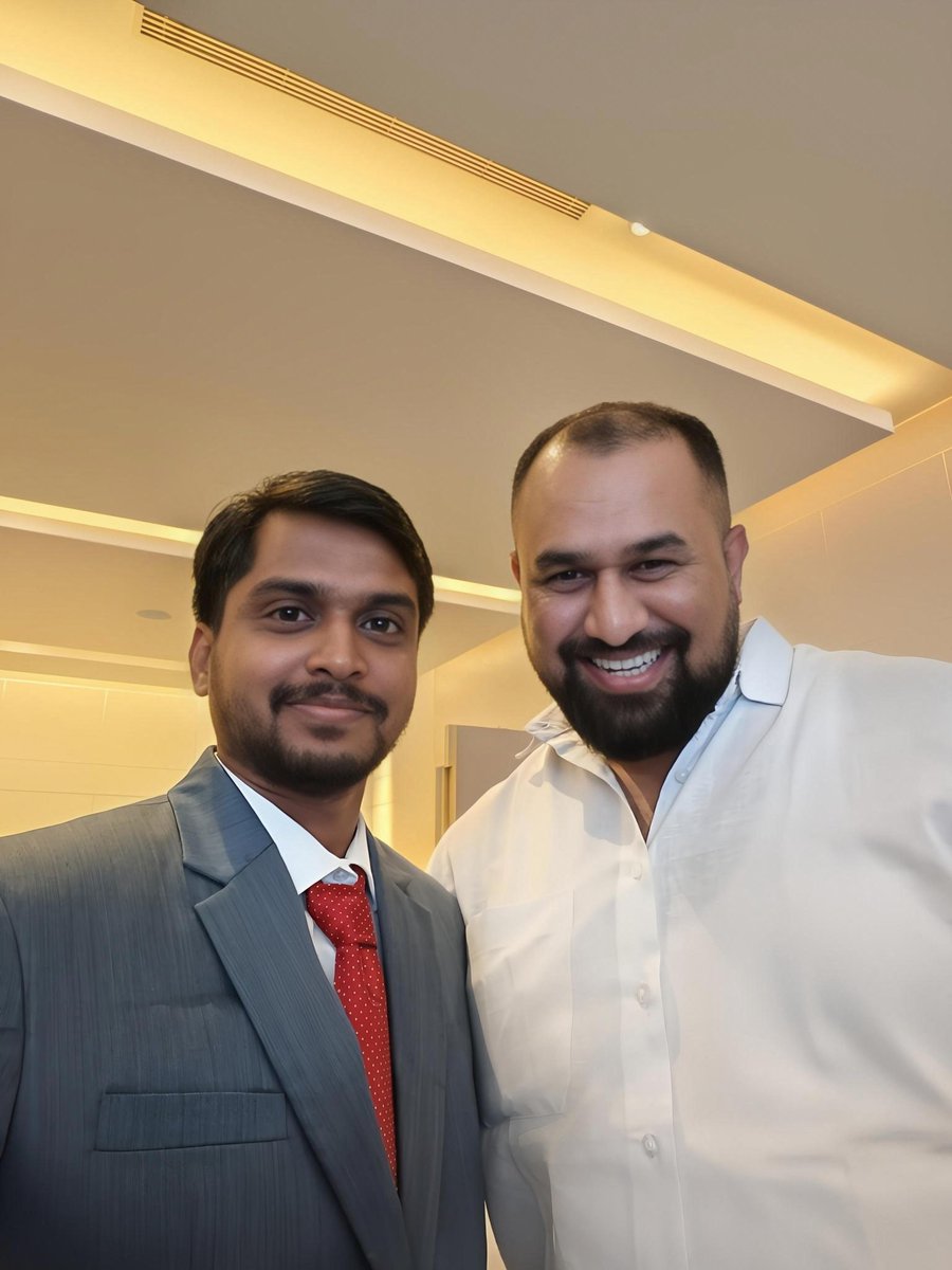 Javidmj4u's tweet photo. Met the man behind the iconic Thoppi Vaapa Biriyani! 🍛🔥
His journey from roots to restaurant success is truly inspiring.

Chasing dreams, one flavour at a time! 🙌
#BiriyaniBoss  #ThoppiVaapa https://t.co/7JGy0gVI4x