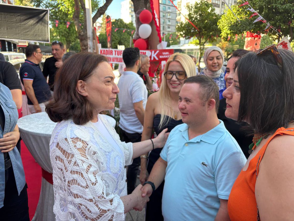 Fatma Güldemet Sarı (@fdemetsari) on Twitter photo Lezzetin başkenti Adana’mızda yeni bir lezzet durağının
açılışını, Milletvekilimiz <a href="/farukaytek/">Faruk Aytek</a> , İl Başkanımız Sn. <a href="/Tamer_Dagli/">Tamer Dağlı 🇹🇷</a> ile gerçekleştirdik.
Önceki dönem İl Teşkilat Başkanımız Ahmet Öztürk'ün açtığı #BereketDöner hayırlı olsun, bol kazançlar dilerim. 🍽️ #Adana Lezzetin başkenti Adana’mızda yeni bir lezzet durağının
açılışını, Milletvekilimiz <a href="/farukaytek/">Faruk Aytek</a> , İl Başkanımız Sn. <a href="/Tamer_Dagli/">Tamer Dağlı 🇹🇷</a> ile gerçekleştirdik.
Önceki dönem İl Teşkilat Başkanımız Ahmet Öztürk'ün açtığı #BereketDöner hayırlı olsun, bol kazançlar dilerim. 🍽️ #Adana