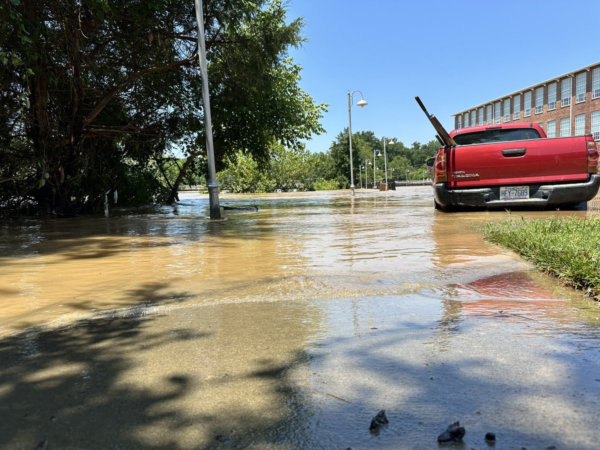 JordanKudisch's tweet image. Power outages, cars completely submerged in water, community members concerned. This is the aftermath of a flood hitting Saxapahaw, NC. 

I spoke with a woman who says this happens too often - yet she believes the community will come back stronger. 

More tonight @SpecNews1CLT