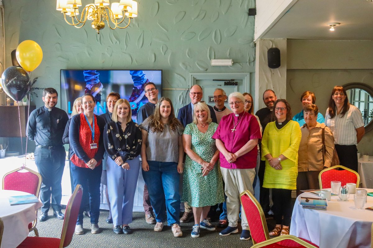 DioceseofDurham's tweet image. Last week, a group of clergy gathered for a celebration event, to mark their completion of the Launchpad programme, designed by national Christian youth work charity, @Youthscape.
Presented with certificates from @Bishopofjarrow, it was great to how each parish was going to…