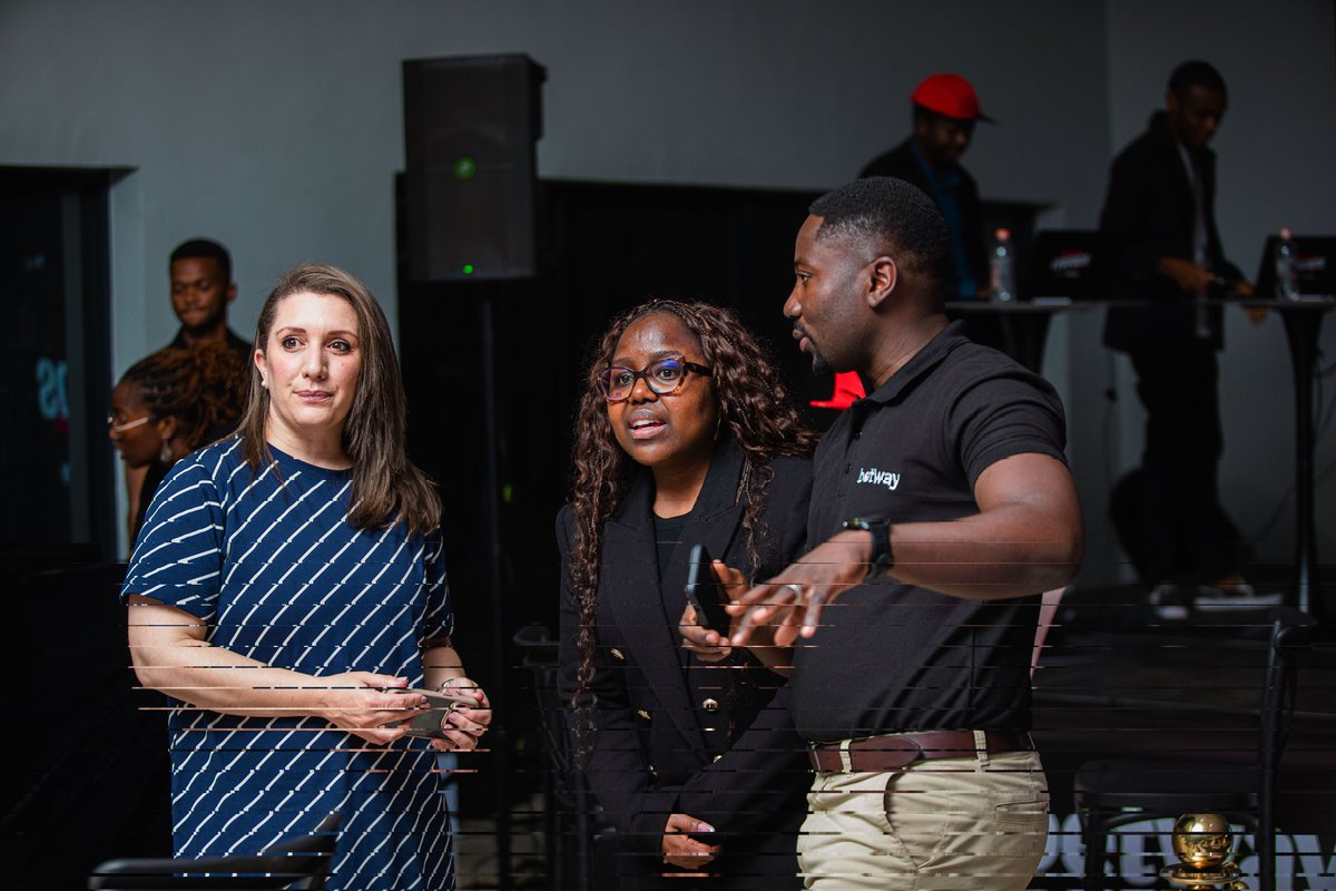 PlugKaunjika1's tweet photo. Company ndi yomweyi🔥🔥🔥
Kwakoma ndi kuno

Watch the action🔴 live on our Facebook page this evening, stand a chance to win 🎟️ free bet vouchers, 🕶️ Aviator sunglasses, and more just by tuning in.

Don’t miss it — see you there! 
#AviatorLegends
#GrandFinale
#Betway https://t.co/xq3e6qTaaf