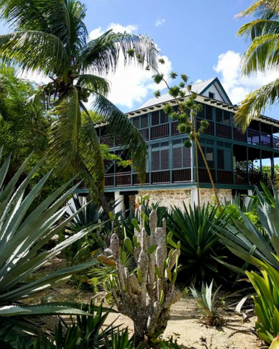 Happy Constitution Day! 

Pictured: Pedro St. James Historic Site, also known as Pedro Castle, the site where the Cayman Islands’ constitution was signed. Be sure to add Pedro Castle to your next Cayman itinerary!

#caymanislands #pedrostjames #pedrocastle #constitutionday