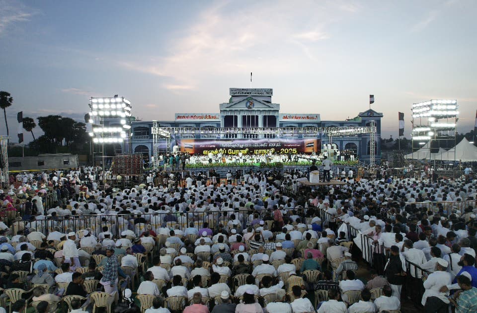 tmmkhqofficial's tweet image. மதுரை மண்ணில் மனிதநேய மக்கள் கட்சியின் பிரமாண்டமான எழுச்சிப் பேரணி மற்றும் மாநாடு

லட்சக்கணக்கான கருப்பு வெள்ளை போராளிகள் ஒன்று கூடல்..
#mmkitwing #jawahirullamla #abdulsamadmla #mmkconference #மமகமாநாடு #மதுரைமாநாடு #July6