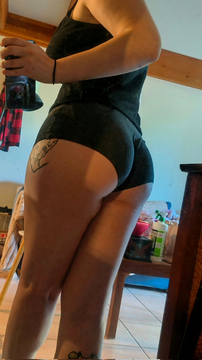 lilithopium18's tweet photo. Je crois que j'ai pris du 🍑... 🤭🤭 https://t.co/HHuQ5KmCOO