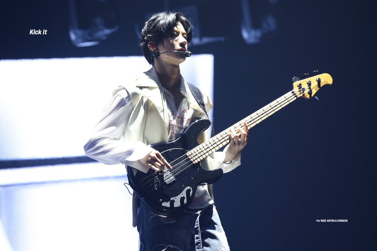 Kickit0320's tweet photo. 250704 🎸 #RIIZE #ANTON #앤톤 https://t.co/zvZjouxK3t