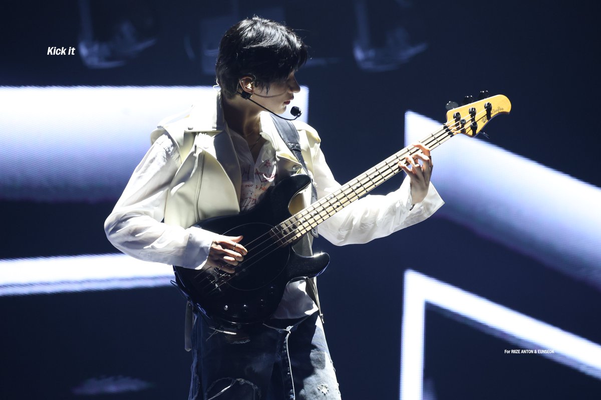 Kickit0320's tweet photo. 250704 🎸 #RIIZE #ANTON #앤톤 https://t.co/zvZjouxK3t