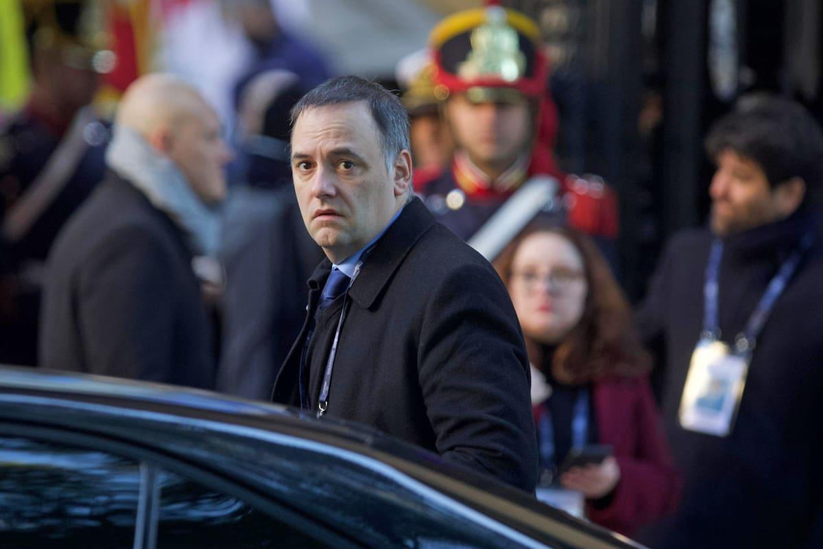 El Gobierno pasó de la desmentida al silencio por el equipaje sin control del avión de Leandro Scatturice a.ln.com.ar/40Dxtp3