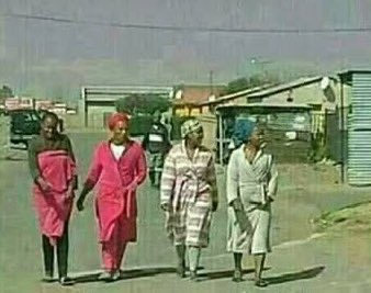 SangaMamiya's tweet image. TL right now….😭🤚🏽