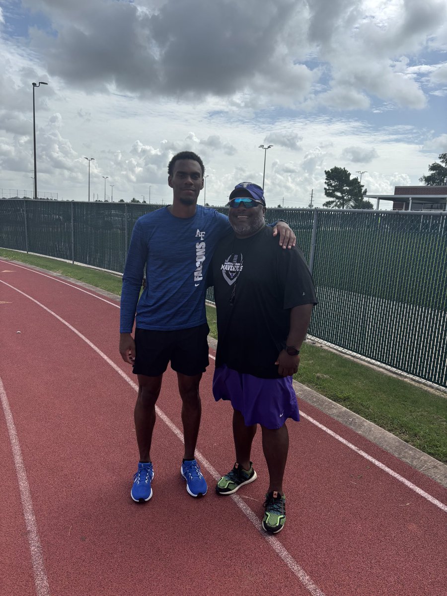 HOME SWEET HOME... One of the greatest to ever do it was back on campus today!!!