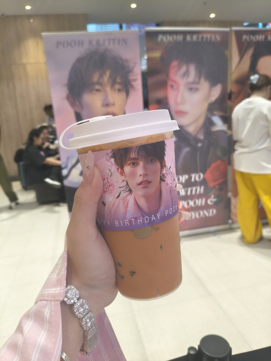 zhunle00's tweet photo. see you everyday
#ppoohkt 
#HBDPOOHxHikaru
@ppoohkt https://t.co/WWaPhZiWKj