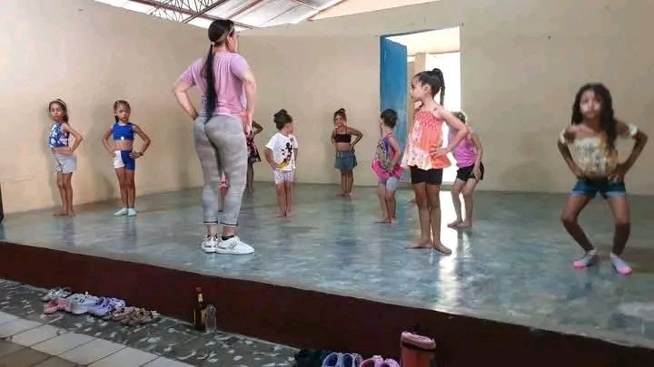 CNCTVGranma's tweet image. 🩰#CulturaGranma
👯La BJM en #ProvinciaGranma siempre activa con el ímpetu que caracteriza a este ejército joven.
🕺La instructora Yiset Frómeta desarrolla en la Casa de Cultura del municipio #Pilón sus talleres de Danza, una opción para aprovechar en este #VeranoSiempreJoven