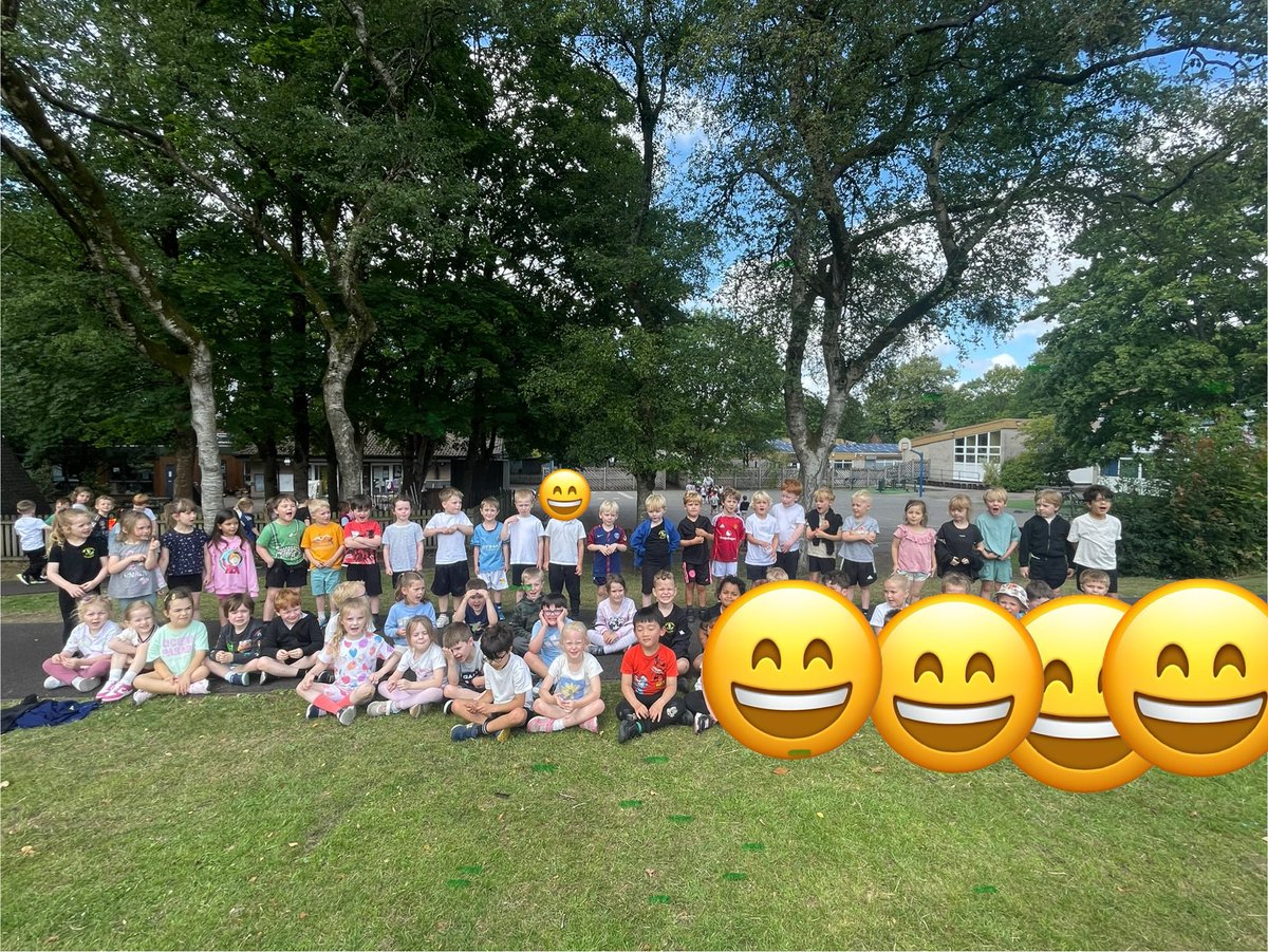 Reception in their first Daily Mile run! Well done everyone! 👌🏻👊🏻🌟#HFF25