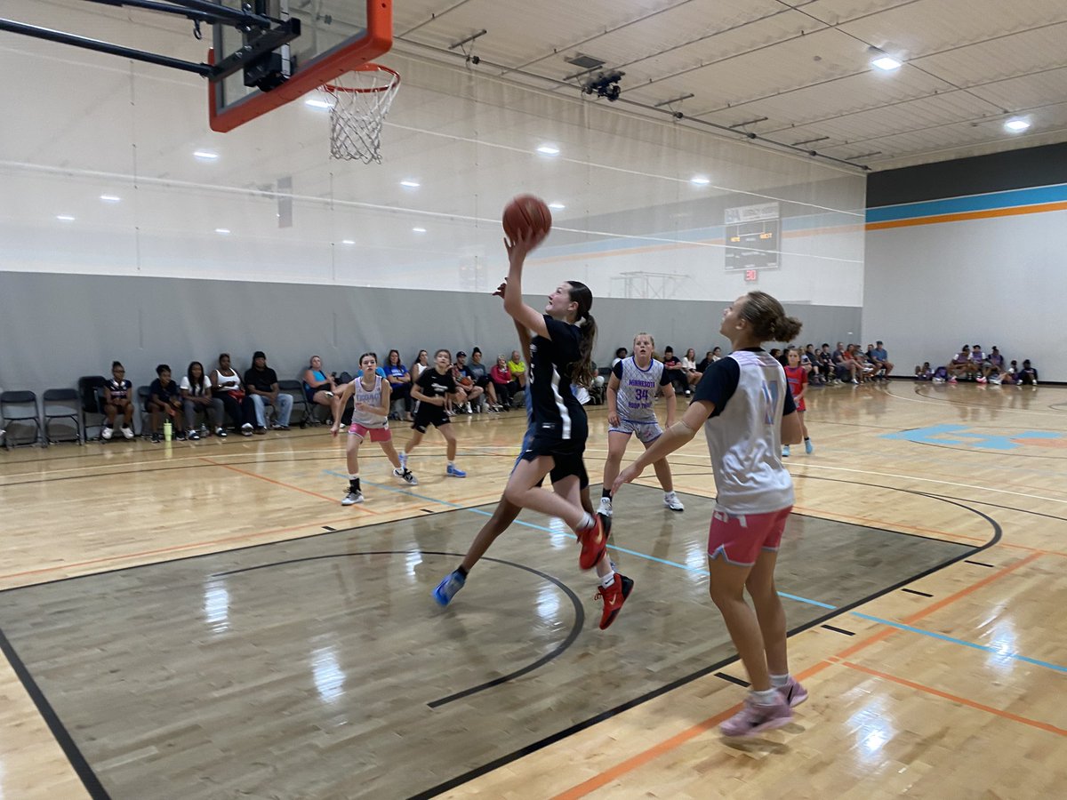 Legacy_HoopsAAU's tweet photo. Congrats to our 6th grade, Hoops 4 Hope Summer Classic All Stars. This class is filled with talent and it was displayed in this game. Lots of great talent but also very good kids with great attitudes. Fun having them all. ๐ฉท๐๐ค #LegacyHoops #Legacy #Family #Hoops4Hope https://t.co/7wnhcb4n1F