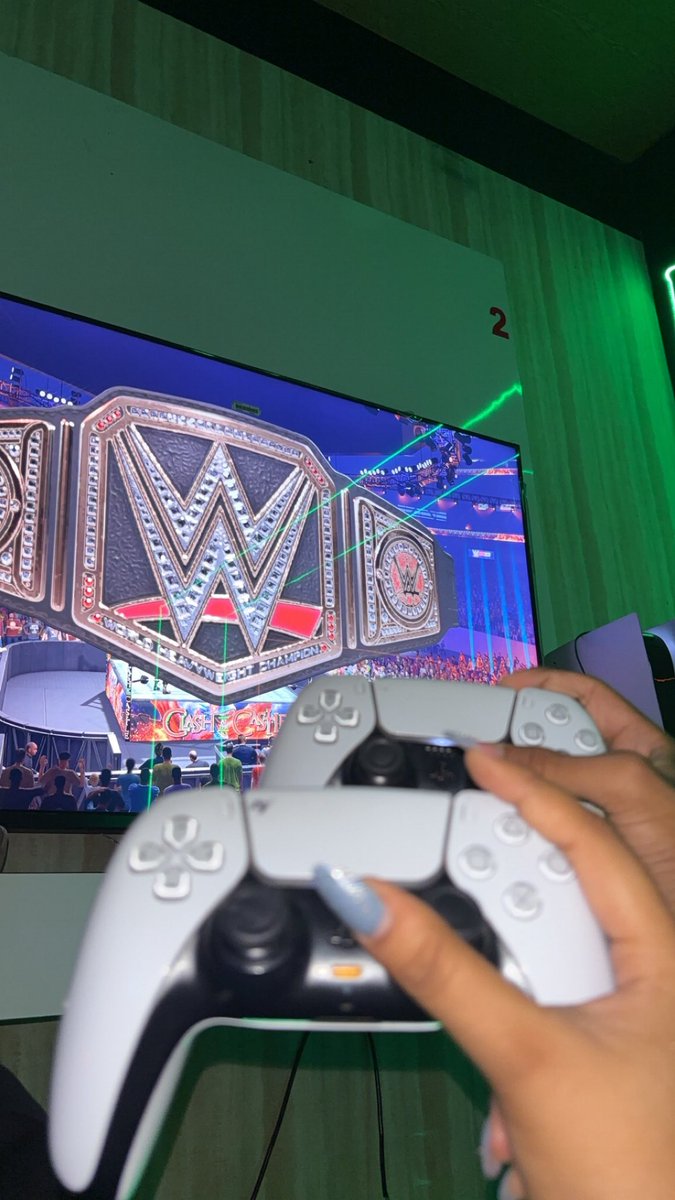 VishakhaKa58462's tweet image. From fixing errors to fixing matches 💻➡️💪
# Coding break activated
player_1 = &quot;Me&quot;
player_2 = &quot;Still gonna lose 👑&quot;
print(&quot;Let’s wrestle, not just with bugs 💥🎮&quot;)
#CodeAndConquer #CoderMood