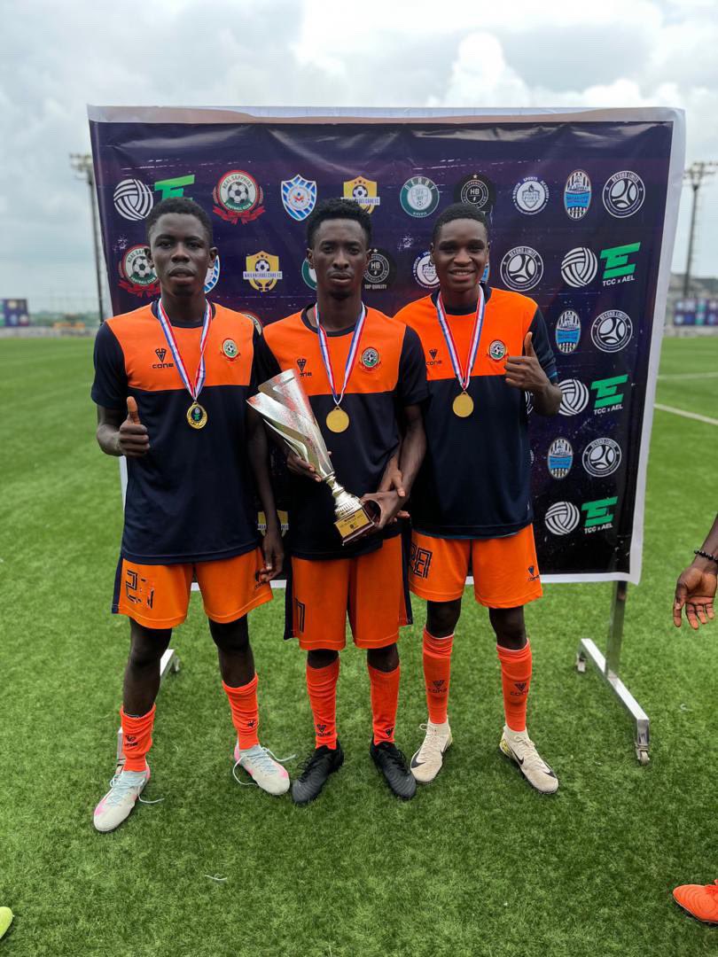 Oluwafemi9878's tweet photo. It’s always GOLD medal..Championsssss https://t.co/lekyiMYiia