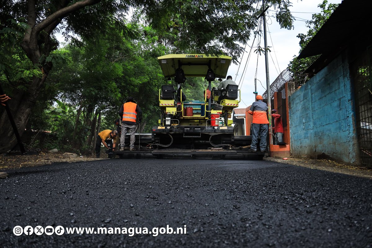 📍 ¡Villa Argentina ya cuenta con el 100% de sus calles pavimentadas! 🛣️✅
Realizamos la entrega de este importante proyecto del programa Calles para el Pueblo 2025, con el cual se asfaltó 4 nuevas cuadras, mejorando y completando la red vial de la comunidad.