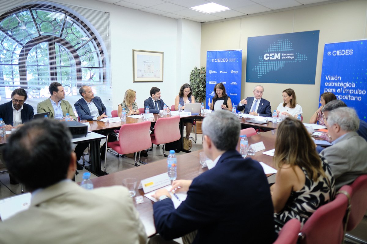 El patronato de <a href="/CIEDES/">FUNDACIÓN CIEDES</a> se ha reunido esta tarde en las dependencias de la <a href="/cemmalaga/">CEM</a> en un encuentro en el que ha revisado el estado del plan de actuación 2025 y aprobado las cuentas anuales y la memoria de actividades 2024. Más información 👉 malaga.eu/el-ayuntamient…