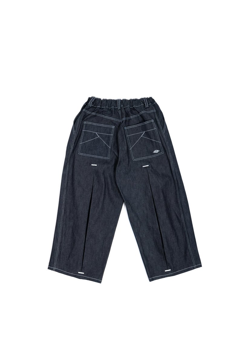 kumo_studio's tweet photo. JEAN DENIM À PLI

Online https://t.co/hLpVahAW5Z https://t.co/G8krAmPMTN