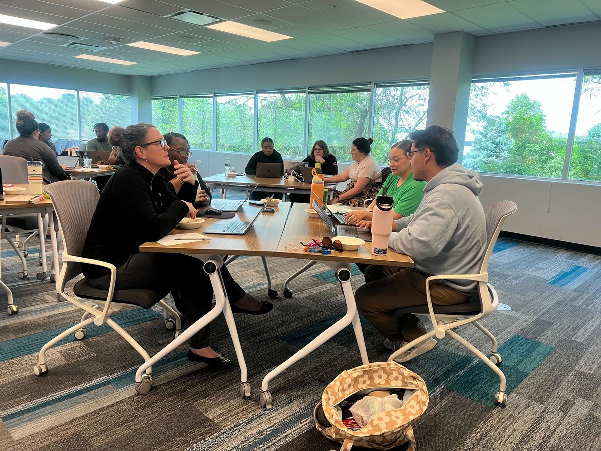 AvenueScholars's tweet image. School’s out, but our High School Team is still learning! This summer, Avenue Scholars staff is diving into professional development to keep inspiring the next generation of leaders.
What are you up to this summer? Drop your fun plans in the comments! 👇 #LifelongLearning