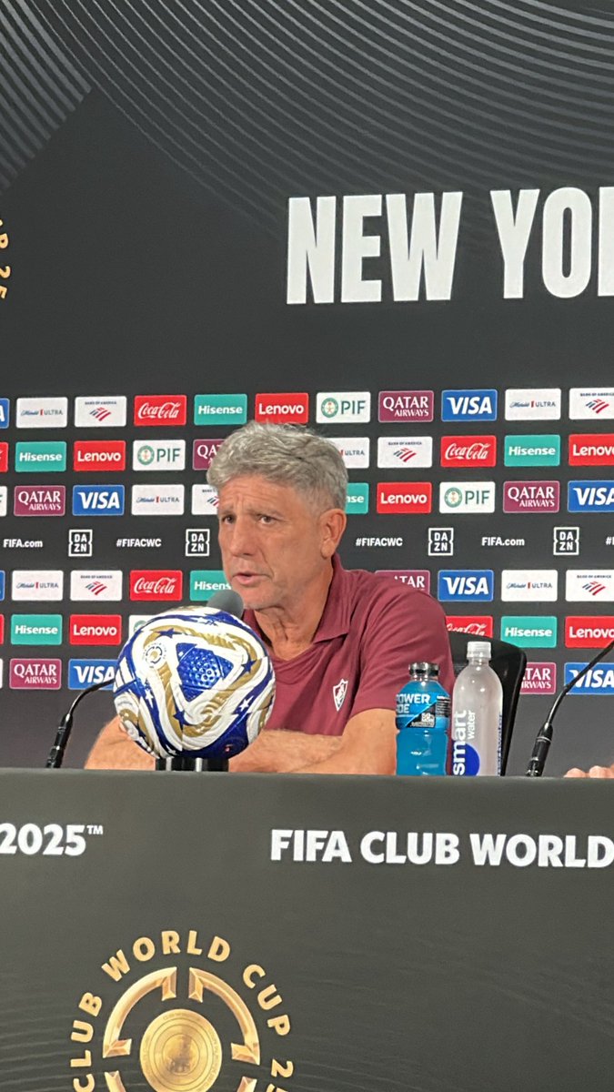 perguntei pro Renato sobre o Thiago Silva, o reencontro com o Chelsea e o que ele traz pro grupo:

“além do futebol que joga, ele é um treinador dentro de campo”

“é jogador de Copa do Mundo ainda, tem toda condição de jogar, mas ai é problema do Ancelotti”