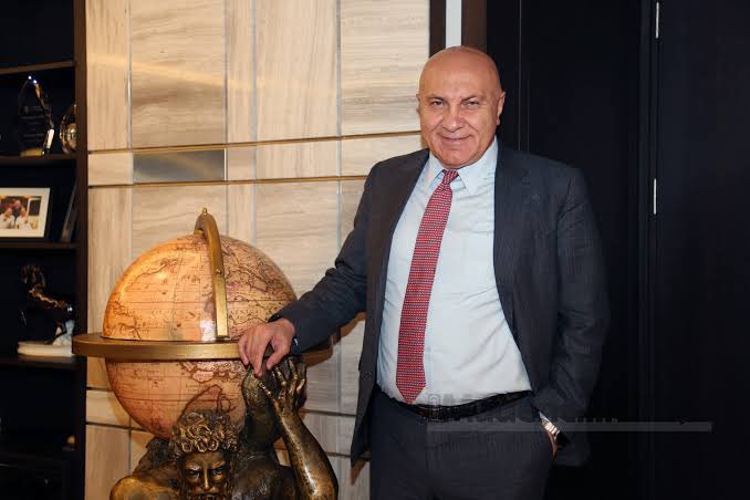 Biraz önce Kulüp Başkanımız Yüksel Yıldırım ile görüştüm. Ne kadar profesyonel şekilde yönetildiğimizi bir kez daha anladım. 
Başkan Yağıza belgeleri göndermiş ve Yağız paylaşımı kaldırmış. 
Kardeşim işin aslını astarını öğrenmeden neden böyle bir haber yapıyorsun ve hepimizin