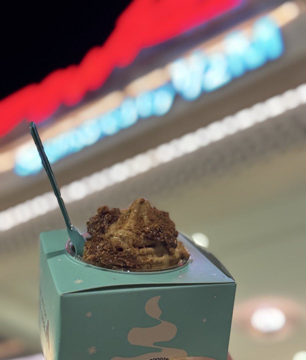 يا جماعة اللي ما جرب آيسكريم #قولدن_تشوكلت من هاف مليون لا يفوتكم 
يستحق التجربة

<a href="/halfmillion_sa/">Half Million | هاف مليون</a>