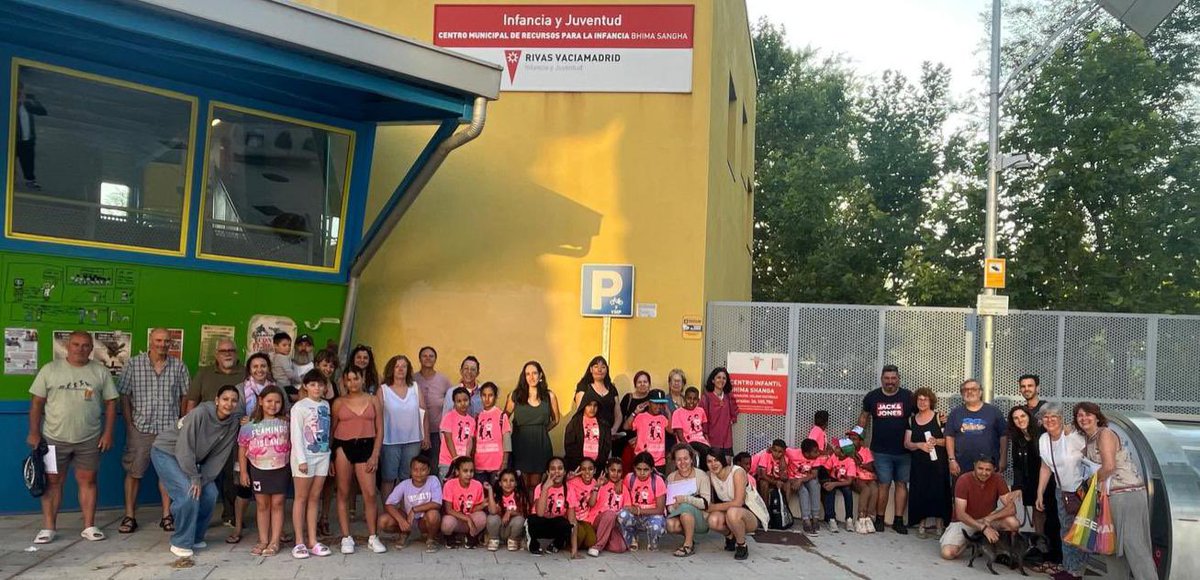 Con mucha alegría anunciamos que ya han llegado los niños y niñas saharauis del proyecto Vacaciones en Paz✈️🌞.

Nuestros pequeños embajadores del pueblo saharaui pasarán el verano con familias de acogida compartiendo cultura, descanso y cariño.

¡Feliz verano! 🇪🇭✊