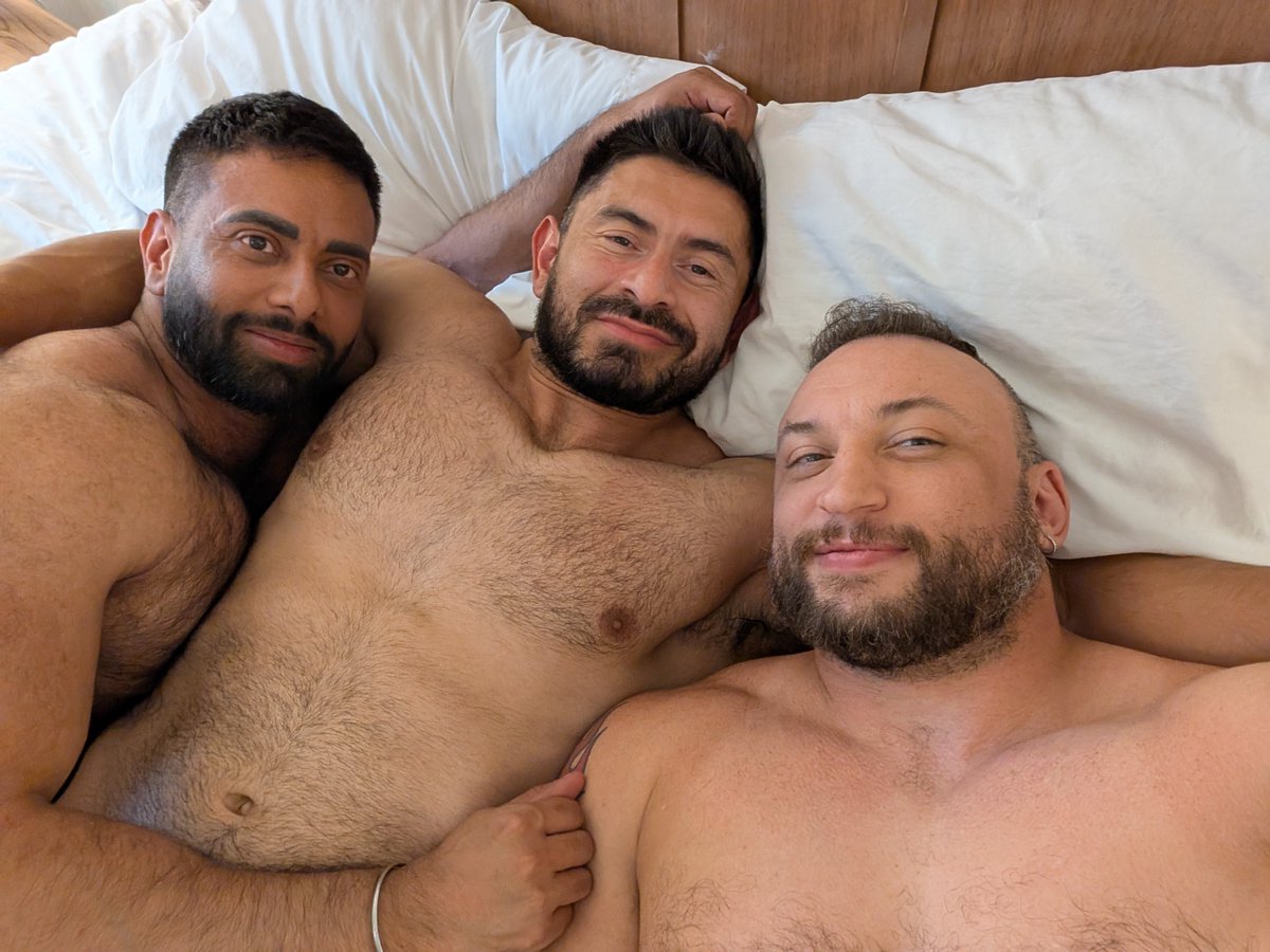 Always a room for one more <a href="/mateomuscle69/">Mateo Muscle</a> <a href="/bandit_atlpup/">Pup Bandit - CHI Market Days - 8/7-8/11</a>