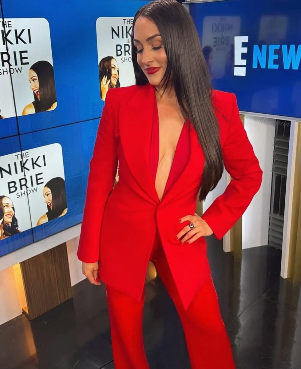 nikkigarcialove's tweet photo. Catch Nikki Bella on LIVE With Kelly and Mark this Tuesday, 7/8, and on the Today Show Wednesday, 7/9, as she chats all about Evolution! https://t.co/nYu2BEk9fn