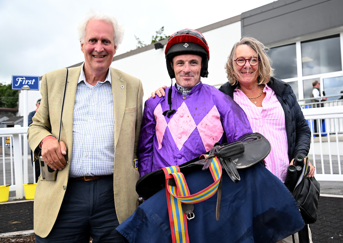 Roscommon Racecourse (@roscommonraces) on Twitter photo 'Ryan's Son' and <a href="/swflanagan7/">Sean Flanagan</a> win in the first division of the Frenchpark Maiden Hurdle for trainer Liz Doyle.
๐ท - Healy Racing.
#HorseRacing #EveryRacingMoment #LadiesDay 'Ryan's Son' and <a href="/swflanagan7/">Sean Flanagan</a> win in the first division of the Frenchpark Maiden Hurdle for trainer Liz Doyle.
๐ท - Healy Racing.
#HorseRacing #EveryRacingMoment #LadiesDay
