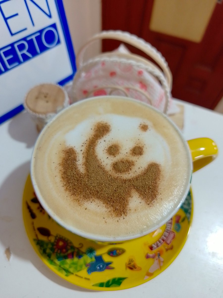 Rodi70825595's tweet image. El primer café del día para empezar bien el lunes un oso panda que bonito quedó #cafe #osopanda #artelatte