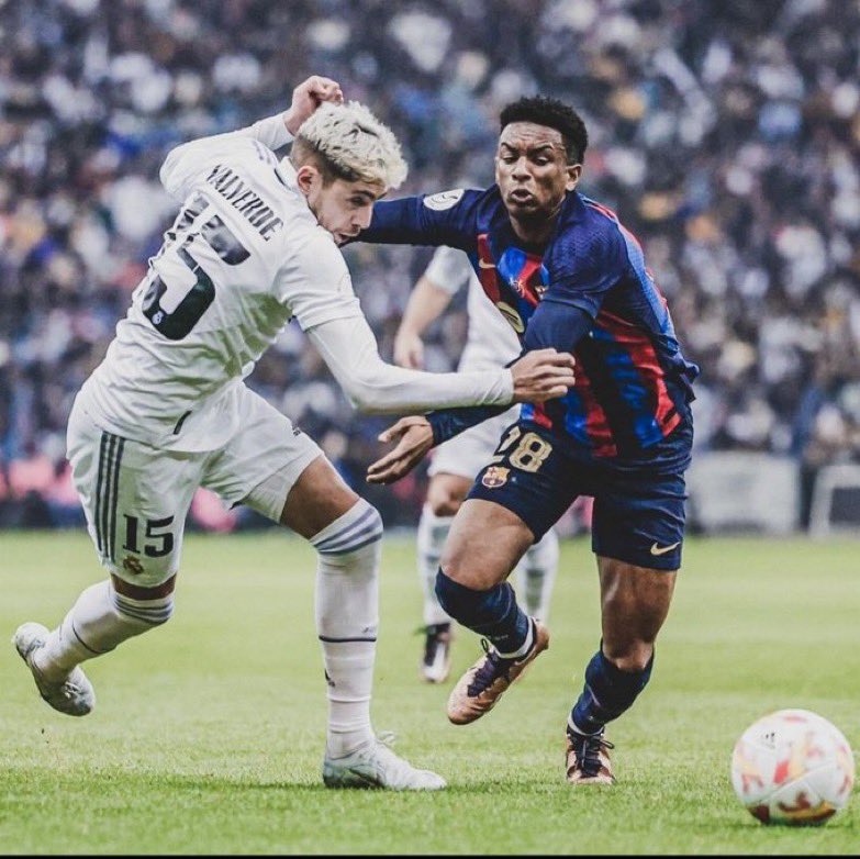 MickeyB_jnr's tweet photo. Never ask Real Madrid fans why Valverde stopped playing the RW position 😬 https://t.co/mwSlM0yLGp