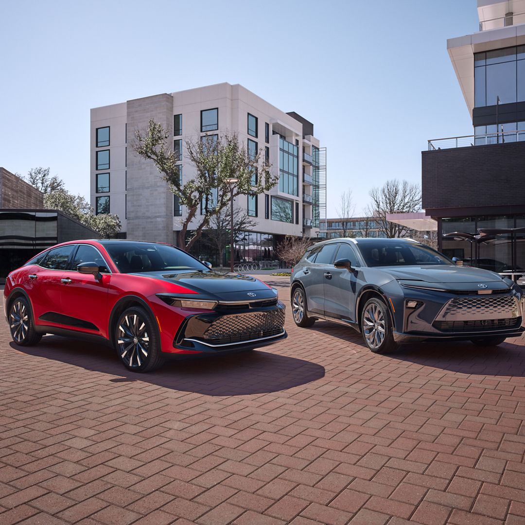 NRToyotaSD's tweet image. 👑 The Toyota Crown combines sophistication with performance. This is luxury, redefined.

Get behind the wheel of elegance today.

#ToyotaCrown #LuxuryRedefined #DriveInStyle