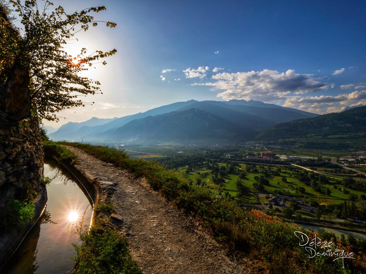 DelezeD's tweet image. Merveilleux décor, Sion ☀️🇨🇭

#suisse #switzerland @valaiswallis @MySwitzerland_e