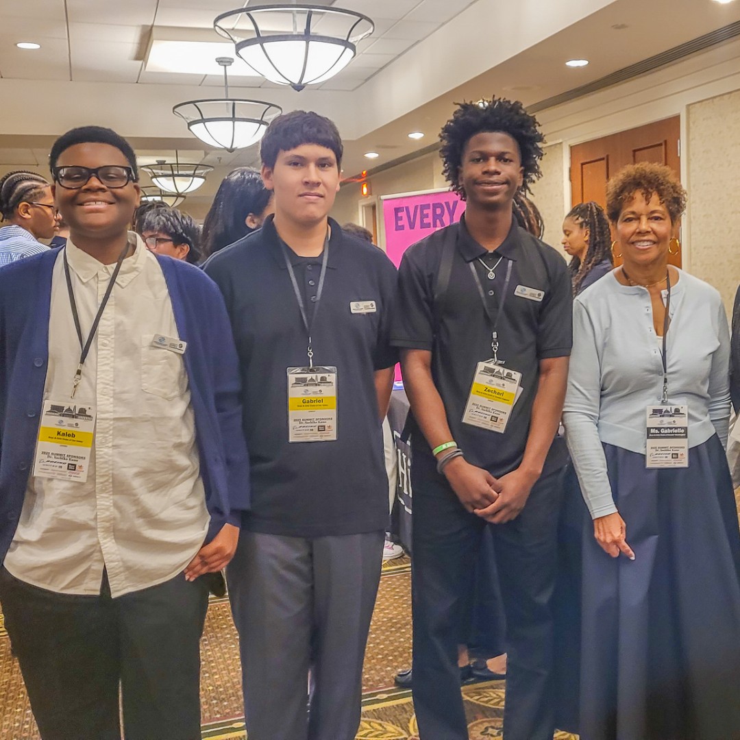 bgcarizona's tweet photo. This summer, our Gilbert Branch teens attended to the CoT Summit! 🌟 They connected with Club youth nationwide, sharpened their leadership skills, and raised their voices on the issues that matter most. 💬🔥
#Gilbert #Arizona #GreatFutures #BGCAZ @bgcgw https://t.co/qnvfMMldwc