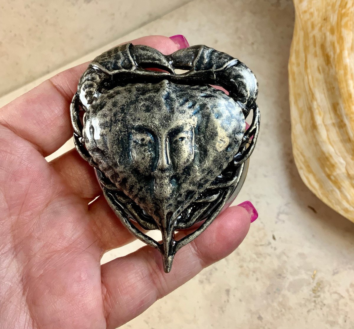 #jewelry #business Pirate Music Box Locket
$195.00
Get here bit.ly/3N9bVc8