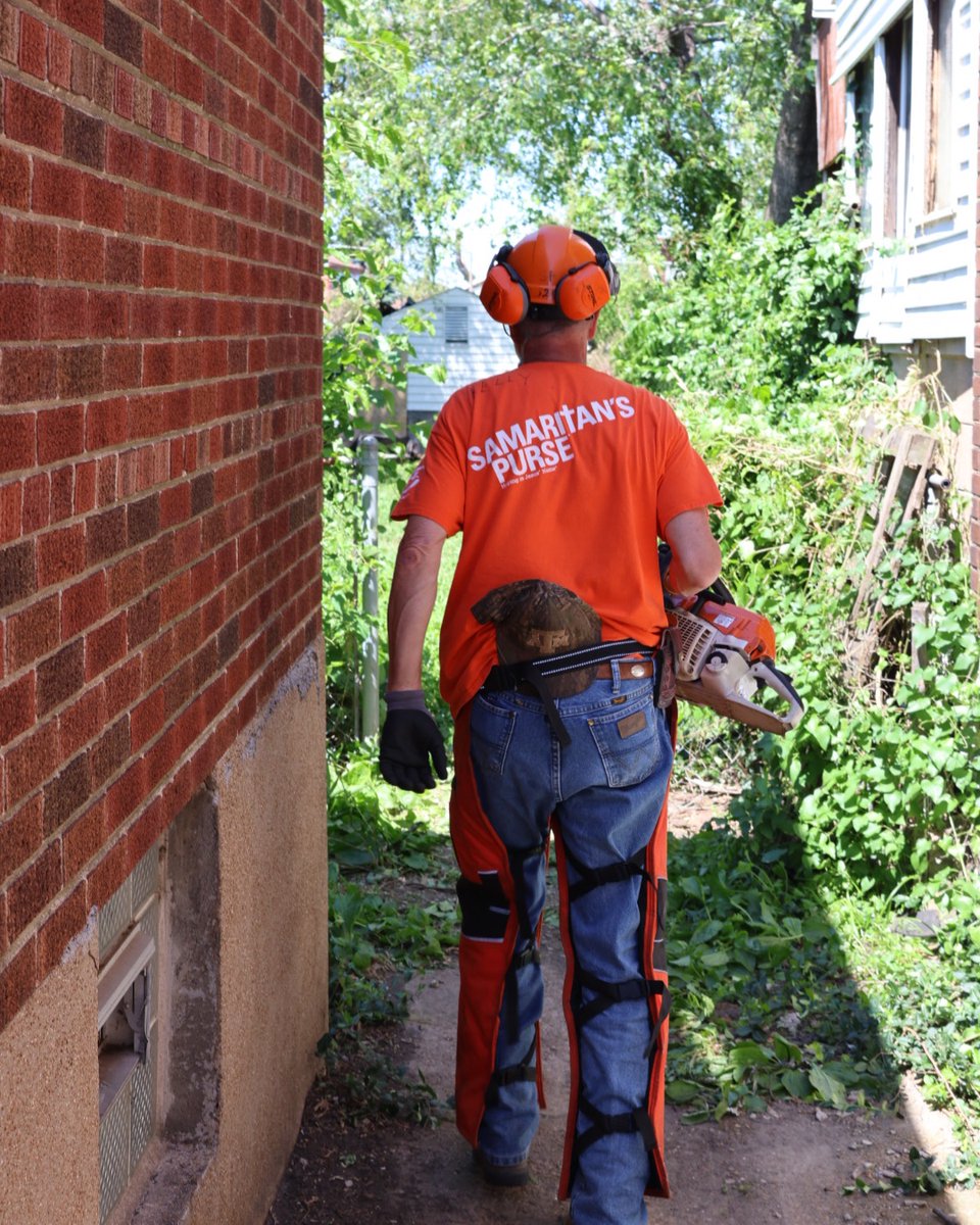 SamPurse_ES's tweet photo. 35 personas han conocido a #Jesucristo a través de nuestra respuesta en St. Louis, #Misuri, tras el devastador #tornado del pasado mes de mayo.
¡Únete a nosotros para alabar al Señor por estos nuevos hermanos y hermanas en Cristo!
https://t.co/QZ7EdwlUty https://t.co/iXXeH84pxJ