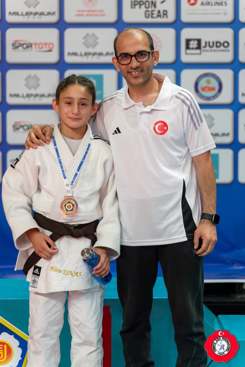 5-6 Temmuz 2025 KOCAELİ ilinde yapılan
Yıldızlar JUDO AVRUPA KUPASI ŞAMPİYONASINDA 
36 kg Hira İŞNAS AVRUPA ÜÇÜNCÜSÜ 🥉
+57 kg Gökçe TAYYAN AVRUPA ÜÇÜNCÜSÜ 🥉olmuştur.
Bize destek veren herkese çok teşekkür ederim.<a href="/fjuysal/">Fatih UYSAL</a> <a href="/shuysuz/">Sezer Huysuz</a> <a href="/okansamurcu/">OKAN SAMURCU</a> <a href="/VANSESIGAZETESI/">VANSESİ GAZETESİ</a> <a href="/van65haber/">Van65Haber</a>
