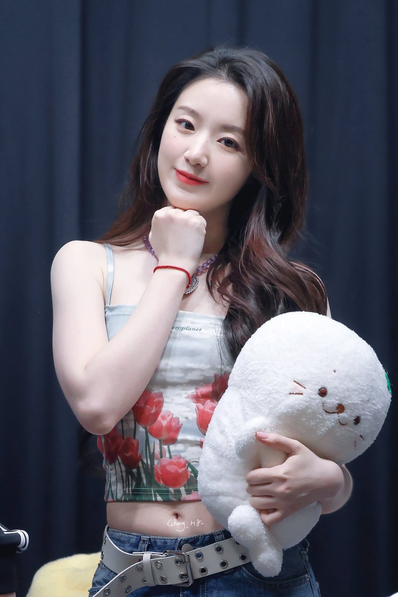 Ccheng_H8's tweet photo. 250706  EL
귀여워😚
#슈화 #SHUHUA #舒華
 #아이들 #idle https://t.co/srvbs1CDeT