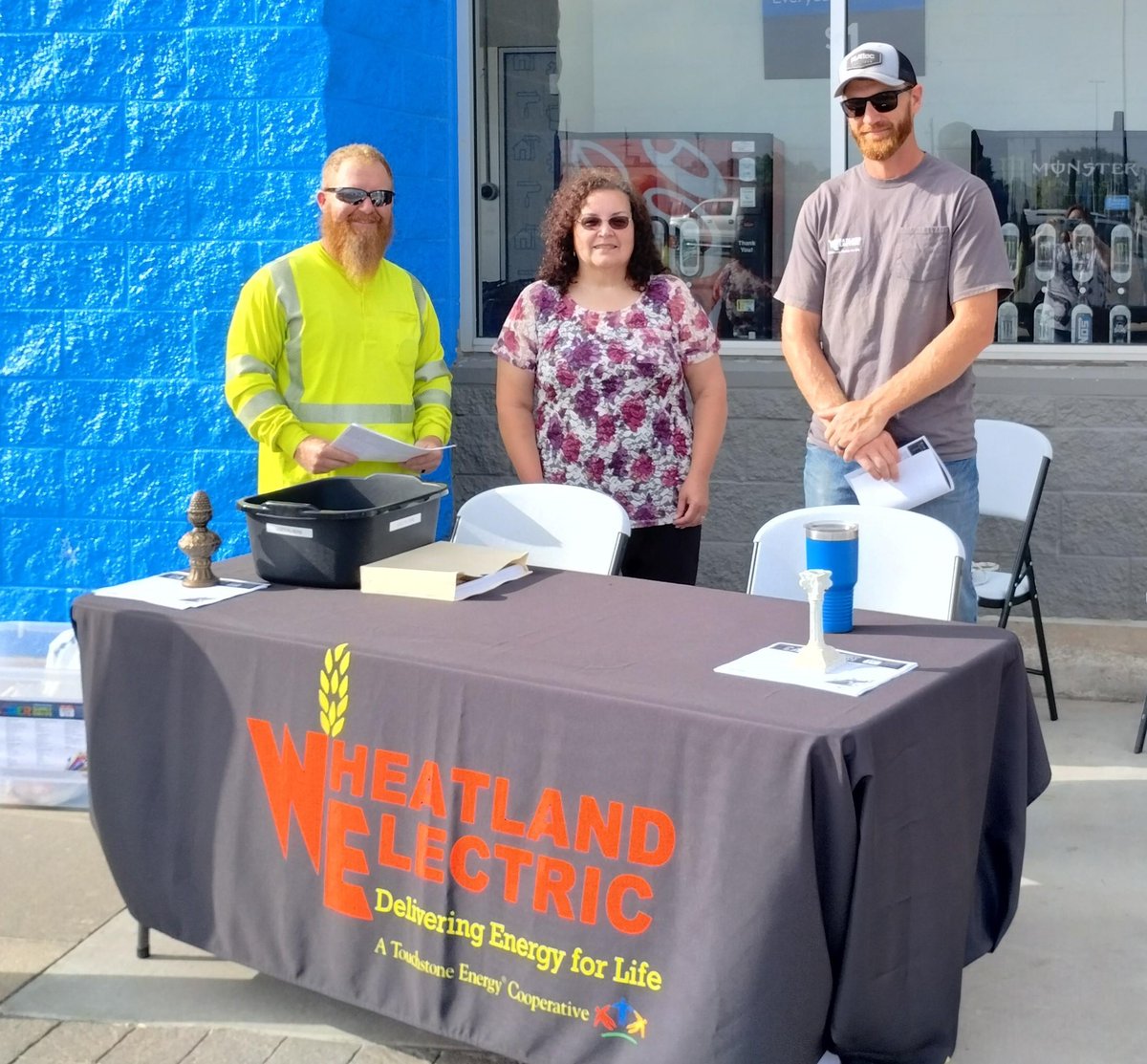 Sunflower Electric Power Corporation (@sunflowerelec) on Twitter photo 📢 Our teacher supply drive in Great Bend officially kicked off today, and we need your help to make it an electrifying success!
Sunflower and <a href="/WheatlandElect1/">Wheatland Electric Cooperative, Inc.</a> employees will be at the Great Bend Wal-Mart store every day this week collecting supplies.📝🍎✏️ 📢 Our teacher supply drive in Great Bend officially kicked off today, and we need your help to make it an electrifying success!
Sunflower and <a href="/WheatlandElect1/">Wheatland Electric Cooperative, Inc.</a> employees will be at the Great Bend Wal-Mart store every day this week collecting supplies.📝🍎✏️