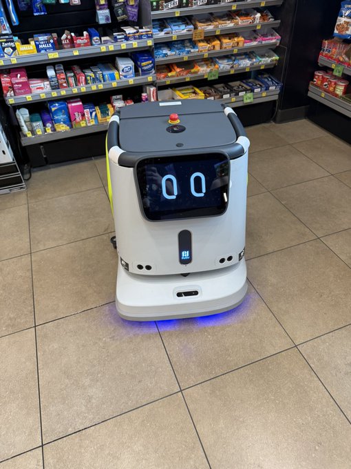 QuikTrip's tweet image. If you could name our cleaning robot, what would you call it?
📸: @ChaoticGood42_