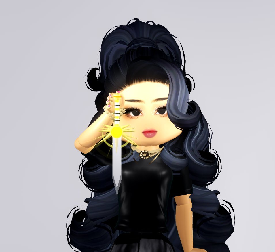 IdkWhatTofPuth's tweet image. i have the one and only 24karat gold swordbubu #rhtc #royalehigh