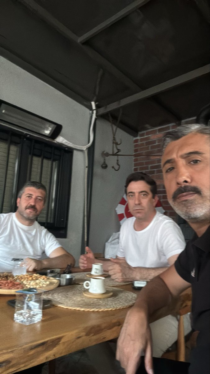 Alper Kalenderoğlu (@alperkalender34) on Twitter photo MHP Kağıthane İlçe Başkan vekili <a href="/hasandurmazzz/">HasaN DurmaZ</a> ile MHP İstanbul İl Başkan Yardımcısı <a href="/HalilTufanTR/">Halil TUFAN 🇹🇷🇦🇿</a> 'ın misafiri olduk.. Varolsun dostluk ve ülküdaşlık hukukumuz 🇹🇷 MHP Kağıthane İlçe Başkan vekili <a href="/hasandurmazzz/">HasaN DurmaZ</a> ile MHP İstanbul İl Başkan Yardımcısı <a href="/HalilTufanTR/">Halil TUFAN 🇹🇷🇦🇿</a> 'ın misafiri olduk.. Varolsun dostluk ve ülküdaşlık hukukumuz 🇹🇷