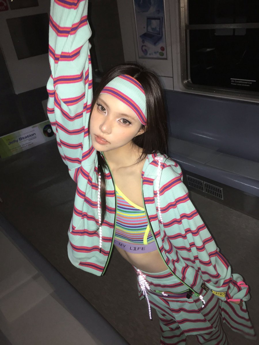 yunah pics tweet media