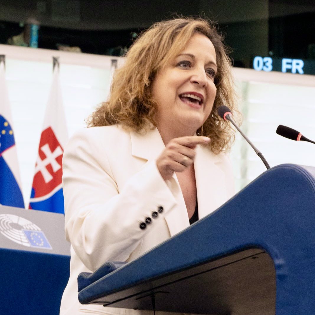 Mr. Weber, allow me to be very clear: this motion is also the result of a completely misguided strategy.
How many more times do you plan to ally yourself with the far right before admitting that you no longer lead a pro-European family, but a project adrift?

Today I demand a