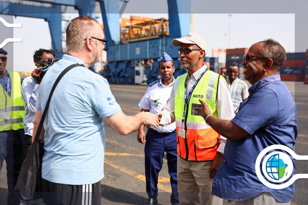 dpfza's tweet image. Today, Djibouti Ports and Free Zones Authority, in coordination with the Harbour Master and the General Manager of SGTD, extended emergency assistance to the crew of MV Magic Seas, a Liberian-flagged bulk carrier that was attacked in the Red Sea, South East of Hudeydah in the…