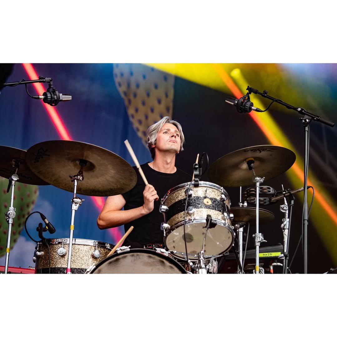 Lightning_Seeds's tweet image. A great weekend at Stendhal Festival in Ireland and at Manchester Castlefield Bowl with @shedseven. Next up, we’re back with Shed Seven at Leeds Millennium Square this Friday!! 🍓🙌🏻