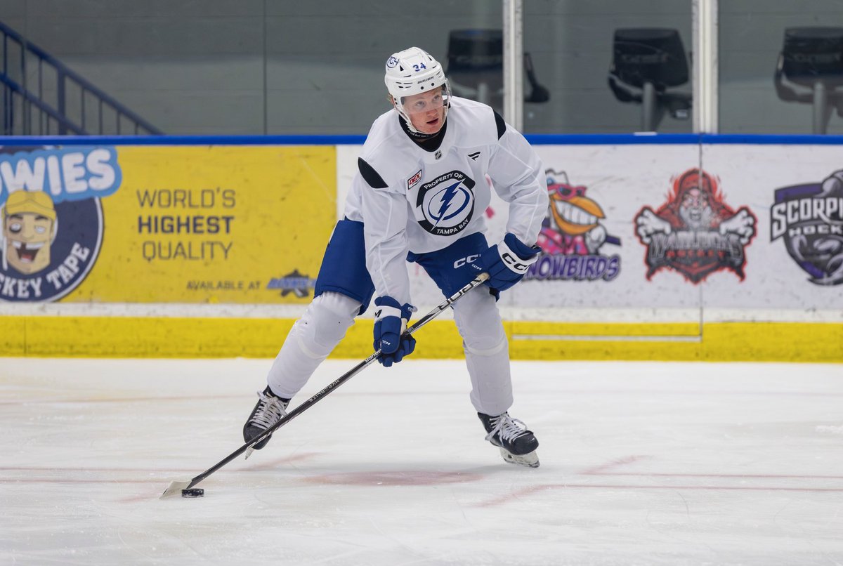 Another former Bulldog attending an @nhl development camp, this time, the <a href="/TBLightning/">Tampa Bay Lightning</a> …. looking good <a href="/WillElger/">Will Elger</a> … although we think you looked better in red 😁 #bulldogshockey #hockeyvalley