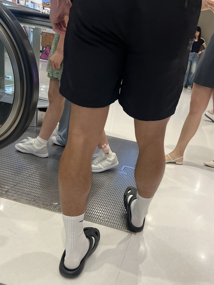 身型好fit,白襪拖勁正